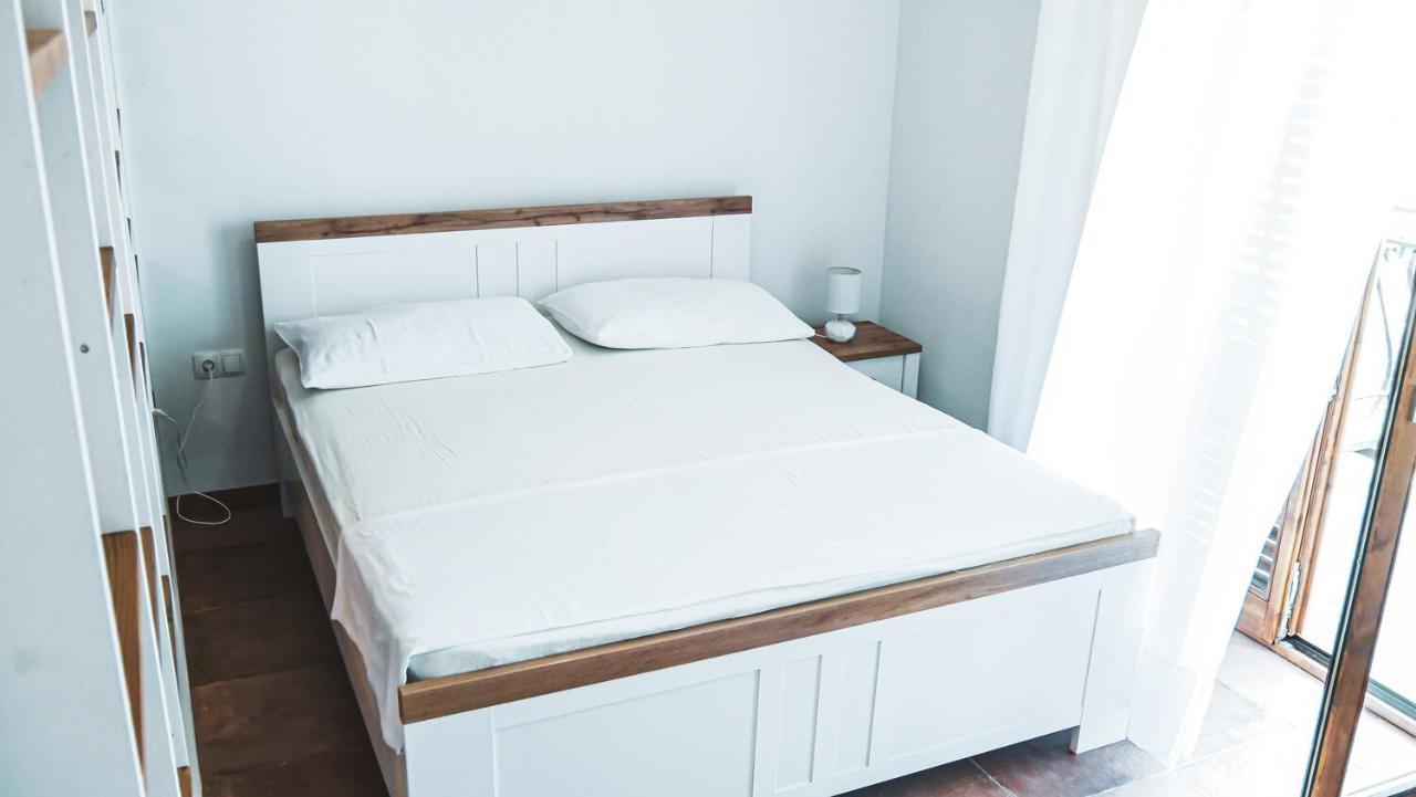 Fully Renovated One Bedroom Apartment With A Seaview - A Sevid Eksteriør billede