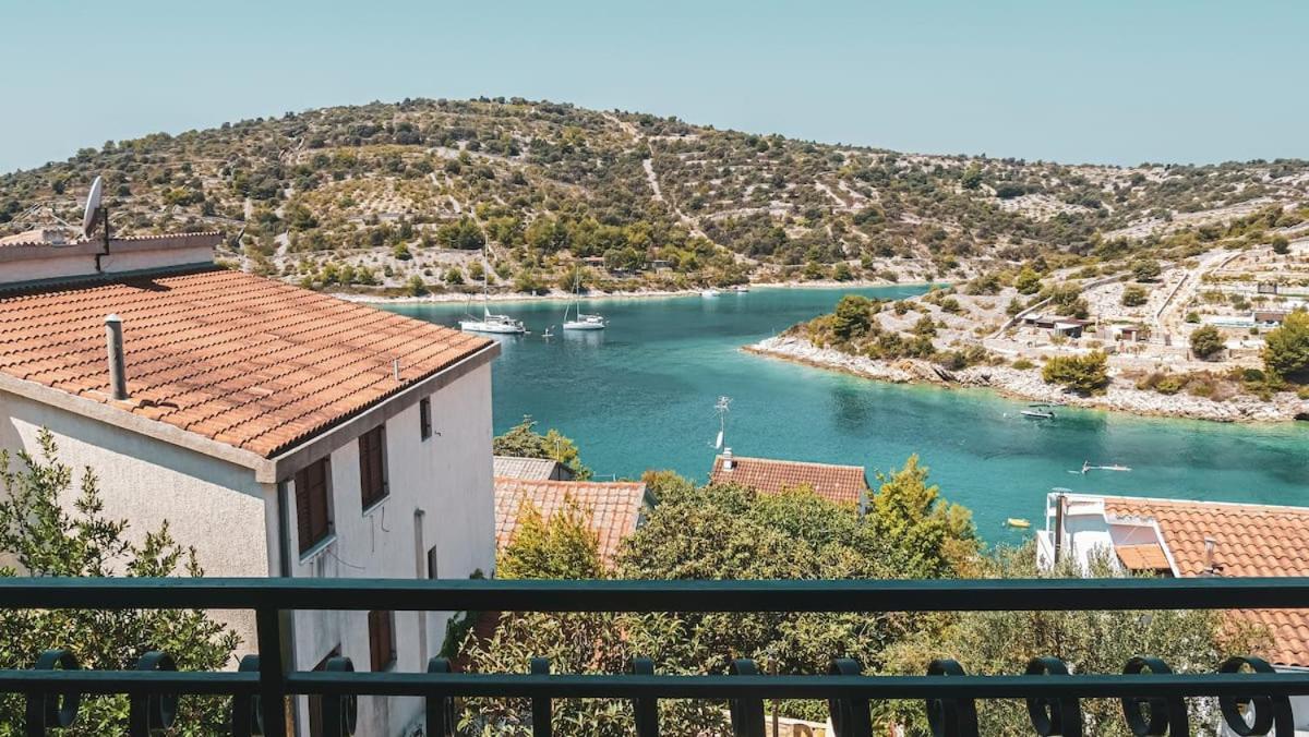 Fully Renovated One Bedroom Apartment With A Seaview - A Sevid Eksteriør billede