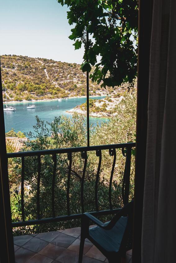 Fully Renovated One Bedroom Apartment With A Seaview - A Sevid Eksteriør billede