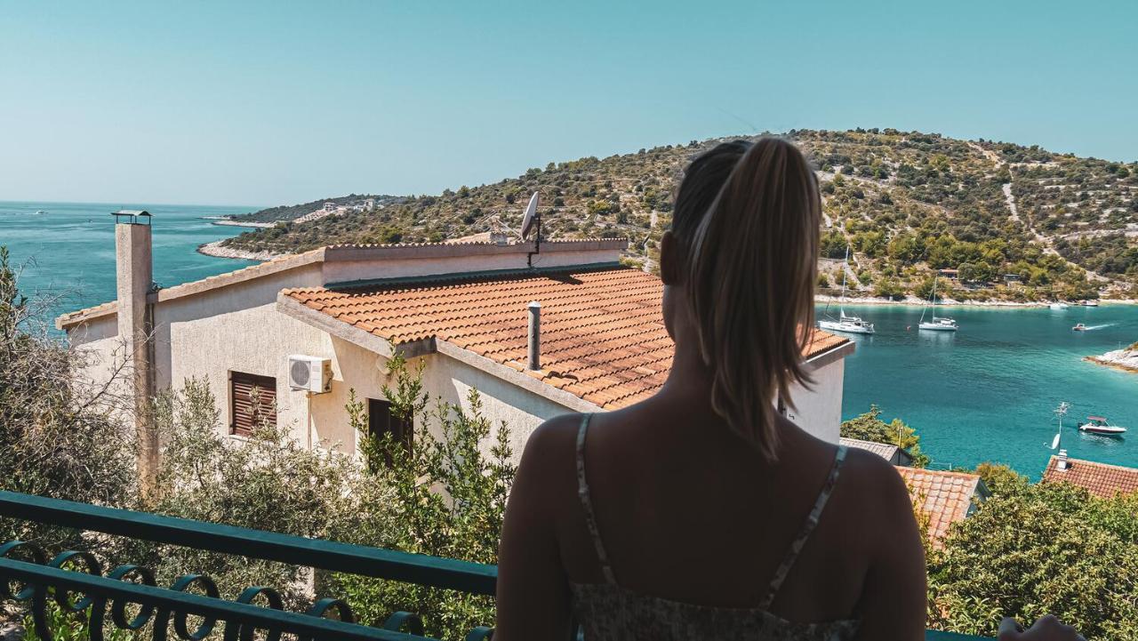 Fully Renovated One Bedroom Apartment With A Seaview - A Sevid Eksteriør billede